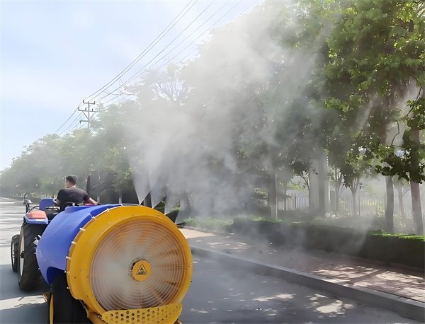 과수원 농부들이 트레일형 과수원 분무기를 선호하는 이유는 무엇입니까? 시간 절약 및 철저한 과수 보호