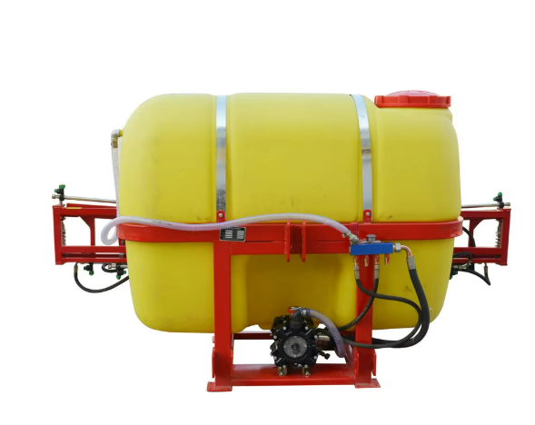 물 흡입 펌프가 장착된 붐 분무기